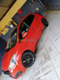 الشلف-بوقادير-الجزائر-سيارة-صغيرة-peugeot-208-orange-power-2016