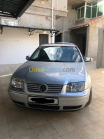 tizi-ouzou-algerie-berline-volkswagen-jetta-2005