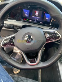 الجزائر-برج-الكيفان-سيارة-صغيرة-volkswagen-golf8-rline-2021