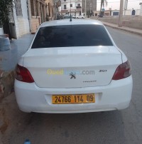 وهران-عين-الترك-الجزائر-صالون-سيدان-peugeot-301-2014