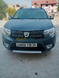 قسنطينة-عين-عبيد-الجزائر-سيارة-صغيرة-dacia-sandero-stepway-2018