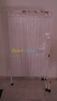 Paravent médical 3 panneaux à roulette
