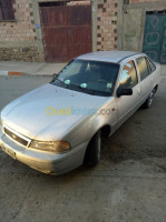 tiaret-rahouia-algerie-berline-daewoo-cielo-1999