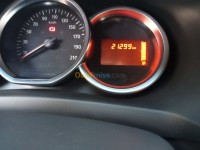 سكيكدة-الحدائق-الجزائر-سيارة-صغيرة-dacia-sandero-stepway-techroad-2019