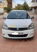 chlef-algerie-citadine-renault-clio-campus-bye-2013