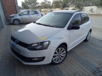البليدة-بني-تامو-الجزائر-سيارة-صغيرة-volkswagen-polo-life-2013
