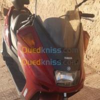 biskra-ouled-djellal-algerie-motos-scooters-yamaha-majesty-2000