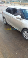 oran-algerie-berline-suzuki-swift-dzire-2013