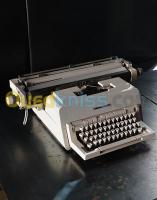 antiquites-collections-machine-a-ecrire-olivetti-linea-98-constantine-algerie