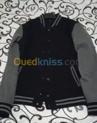 Veste baseball de marque BERSHKA