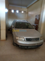 batna-algerie-berline-audi-a6-break-2000