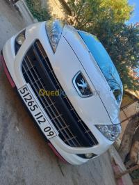 عين-الدفلى-مليانة-الجزائر-سيارة-صغيرة-peugeot-207-allure-2012