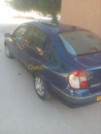 naama-algerie-berline-renault-clio-classique-2004