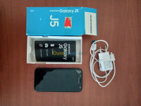 oran-algerie-smartphones-samsung-j5-pro