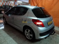 الجلفة-عين-وسارة-الجزائر-سيارة-صغيرة-peugeot-207-2010