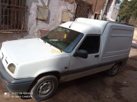 medea-ouzera-algerie-commerciale-renault-express-1998