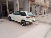 الجلفة-الجزائر-سيارة-صغيرة-seat-ibiza-1997