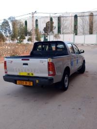 السيارات-النفعية-toyota-hilux-2011-عين-سيدي-علي-الأغواط-الجزائر