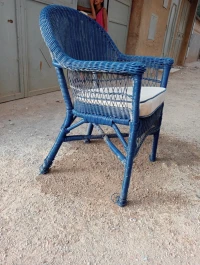 A vendre table avec 4 chaises