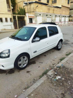 voitures-renault-clio-campus-2013-es-senia-oran-algerie