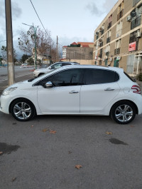 voitures-peugeot-208-2014-allure-bouira-algerie