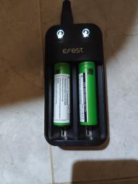 Chargeur Efest Slim K2 + 2 Accus VTC6 18650 3000mAh