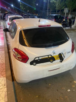 voitures-peugeot-208-2014-silver-line-ouled-fayet-alger-algerie