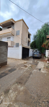 niveau-de-villa-location-f4-alger-mahelma-algerie