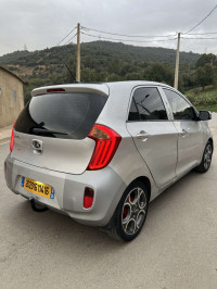 voitures-kia-picanto-2014-brazilia-lakhdaria-bouira-algerie