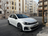 voitures-volkswagen-golf-7-2017-carat-constantine-algerie