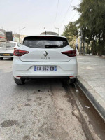 voitures-renault-clio-5-2021-les-eucalyptus-alger-algerie