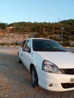 voitures-renault-clio-campus-2014-extreme-el-aouana-jijel-algerie