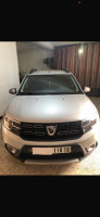 voitures-dacia-sandero-2018-voiture-en-tres-bon-etat-option-el-harrach-alger-algerie