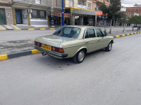 voitures-mercedes-classe-e-1985-300-d-bordj-bou-arreridj-algerie