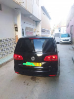 voitures-volkswagen-touran-2013-tebessa-algerie