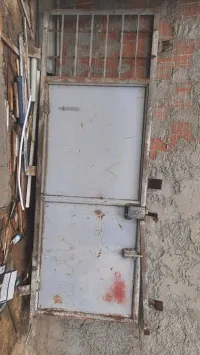 Portes métalliques 