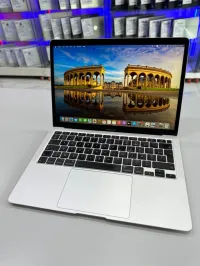 MacBook Air 2020 i5 8GB 512GB