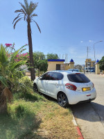 voitures-peugeot-208-2015-allure-constantine-algerie