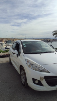 voitures-peugeot-207-plus-2013-jijel-algerie