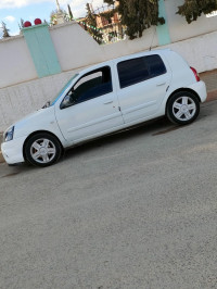 voitures-renault-clio-campus-2012-chiffa-blida-algerie