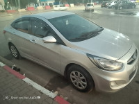 voitures-hyundai-accent-rb-4-portes-2013-haizer-bouira-algerie