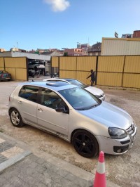 سيارات-volkswagen-golf-5-2004-بئر-خادم-الجزائر