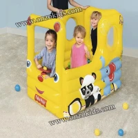 Parc de jeux en forme de bus scolaire gonflable