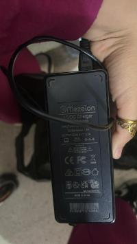 شواحن-وكابلات-للبيع-شاحن-أصلي-mezelon-42v-2a-الجزائر-وسط