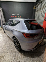 moyenne-berline-seat-leon-2018-fr15-guelma-algerie