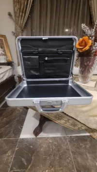 Valise déblomatque en cuire / aliminuom