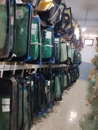 بيع و تركيب جميع انواع زجاج السيارات و الشاحنات 