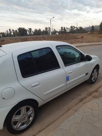 voitures-renault-clio-campus-2012-bye-les-eucalyptus-alger-algerie