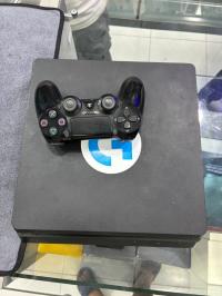 أجهزة-ألعاب-الفيديو-ps4-slim-بئر-الجير-وهران-الجزائر