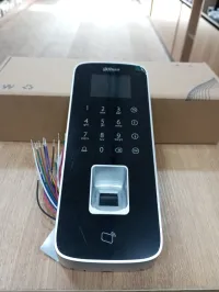 Lecteur de controle d'accès avec Clavier , Empreinte et Carte Mifare DH-ASI1212D